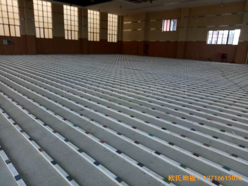 浙江臺州路北街道籃球館運(yùn)動地板鋪設(shè)案例1