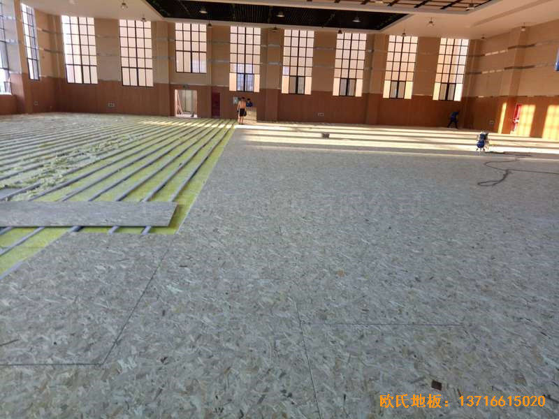 浙江臺州路北街道籃球館運(yùn)動地板鋪設(shè)案例2