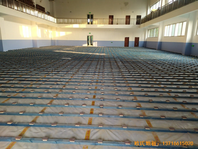 浙江虹橋較好的小學(xué)籃球館運動木地板施工案例1