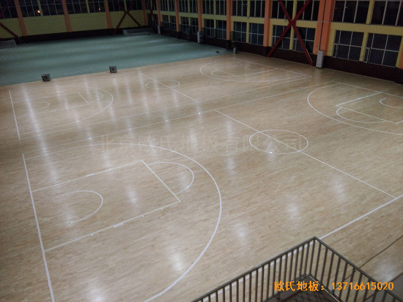 山東濟(jì)南章丘雙語(yǔ)學(xué)?；@球館體育地板施工案例3